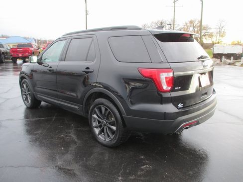 Used 2017 Ford Explorer XLT w/ Equipment Group 202A image 6