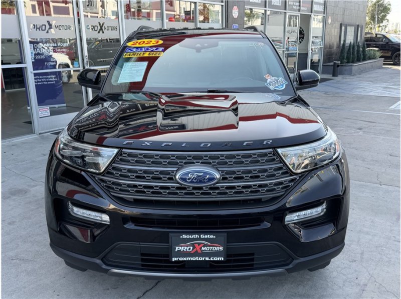 Used 2023 Ford Explorer XLT w/ Equipment Group 202A RWD image 9