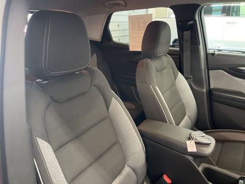Used 2024 Chevrolet TrailBlazer LT AWD/4WD image 36