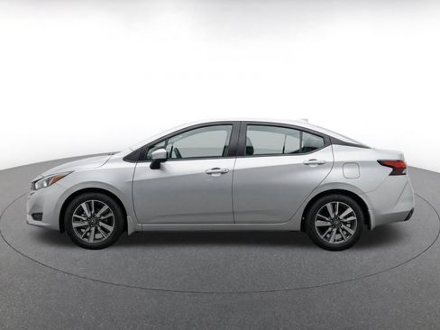 Used 2025 Nissan Versa SV FWD image 4