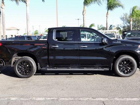 Used 2021 Chevrolet Silverado 1500 High Country w/ Technology Package image 11