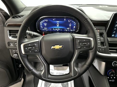 Used 2024 Chevrolet Suburban Premier image 33