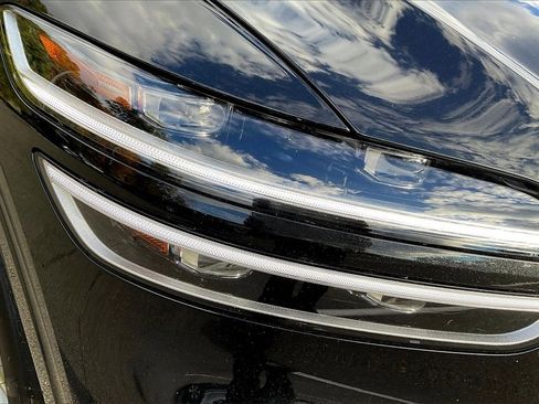 Used 2025 Genesis GV70 2.5T image 25