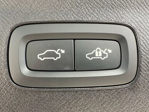 Used 2023 Volvo XC90 T8 Ultimate w/ Protection Package Premier image 17