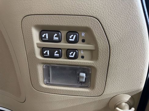 Used 2010 Lexus LX 570 4WD image 19