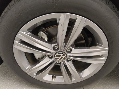 Used 2023 Volkswagen Jetta SE w/ Panoramic Sunroof Package image 31