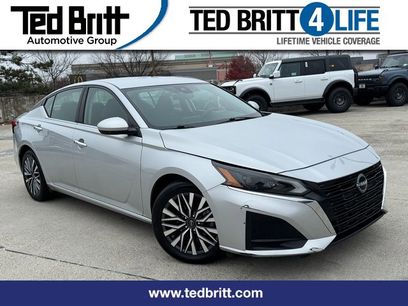 Used 2023 Nissan Altima 2.5 SV