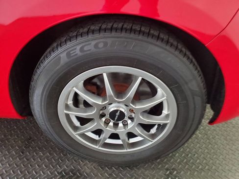 Used 2013 Volkswagen Golf 2-Door image 19