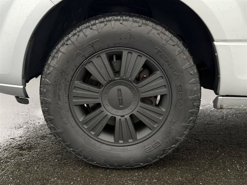 Used 2010 Lincoln Navigator 4WD image 37