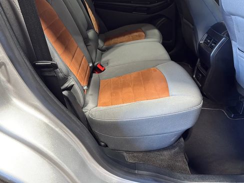 Used 2018 Ford Edge SEL w/ Equipment Group 201A AWD/4WD image 15