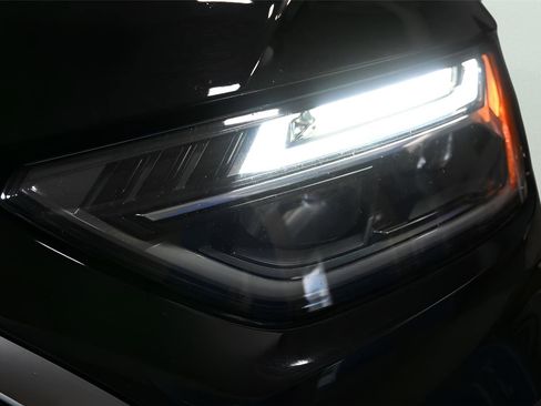 Used 2021 Audi Q5 2.0T Premium AWD/4WD image 31