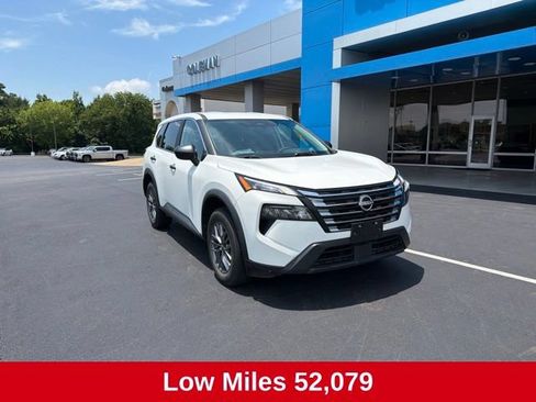 Used 2024 Nissan Rogue S AWD/4WD image 2