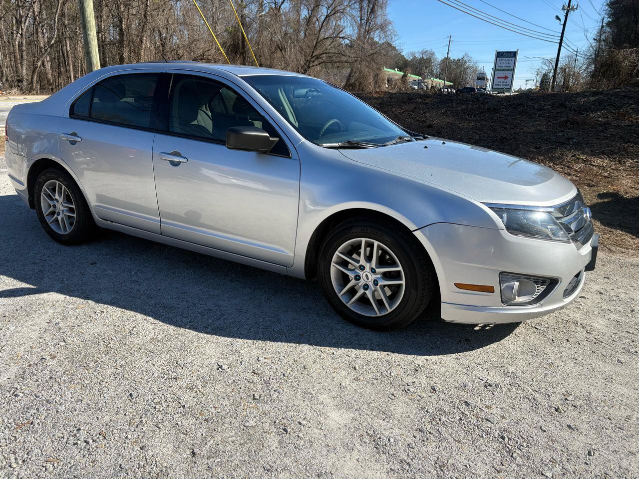 Used 2011 Ford Fusion S FWD image 2