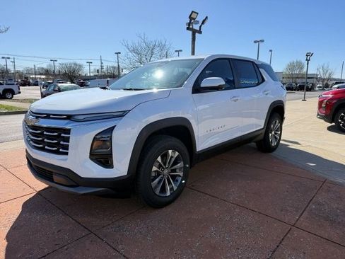 New 2026 Chevrolet Equinox LT w/ Safety and Technology Package FWD image 3