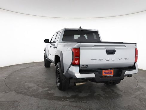 Used 2024 Toyota Tacoma TRD Off-Road AWD/4WD image 10