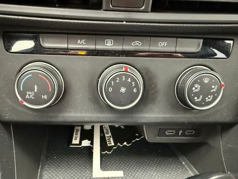 Used 2023 Volkswagen Jetta Sport image 16