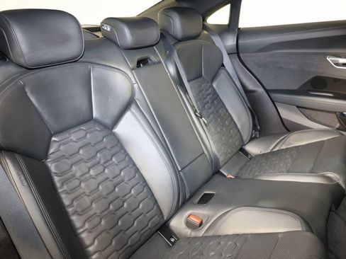 Used 2022 Audi e-tron GT Prestige image 42