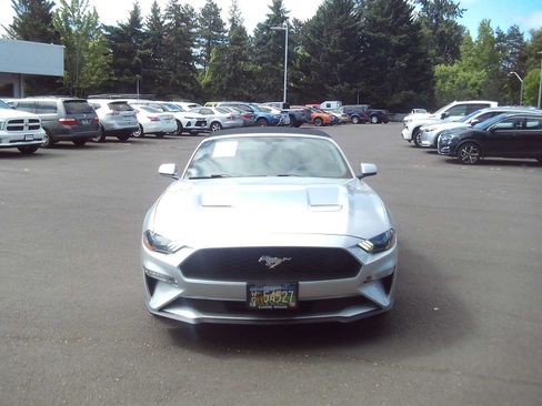Used 2018 Ford Mustang Premium RWD image 8