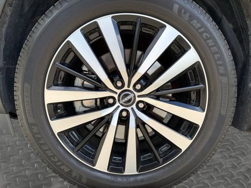 Used 2023 Nissan Pathfinder Platinum AWD/4WD image 9