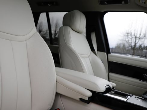 New 2025 Land Rover Range Rover SE image 12