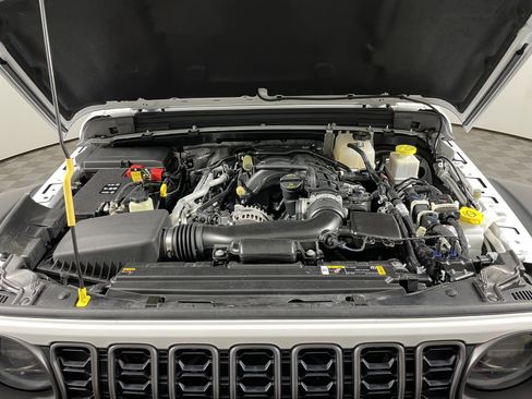 Used 2024 Jeep Gladiator Rubicon w/ Safety Group image 20