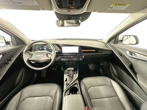 Used 2023 Kia Niro FWD image 3