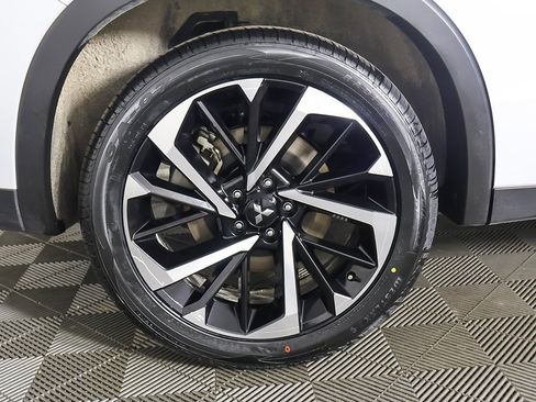 Used 2024 Mitsubishi Outlander SE image 21