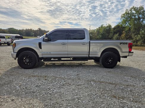 Used 2021 Ford F250 Lariat image 3