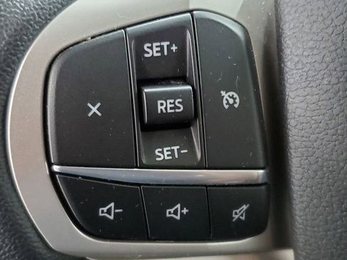 Used 2020 Ford Explorer XLT w/ Equipment Group 202A image 30