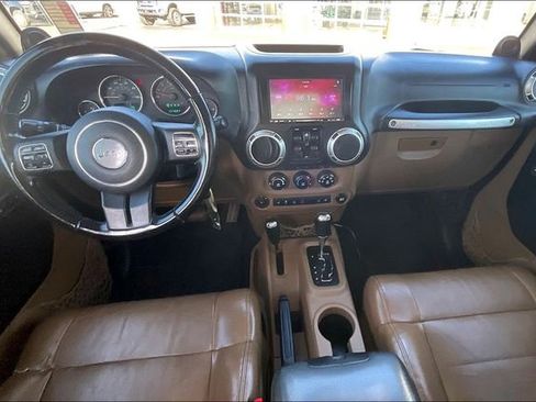 Used 2012 Jeep Wrangler Unlimited Sahara w/ Connectivity Group image 15