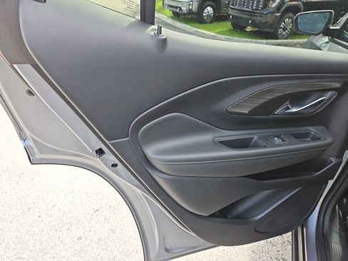 Used 2024 GMC Terrain SLE image 18