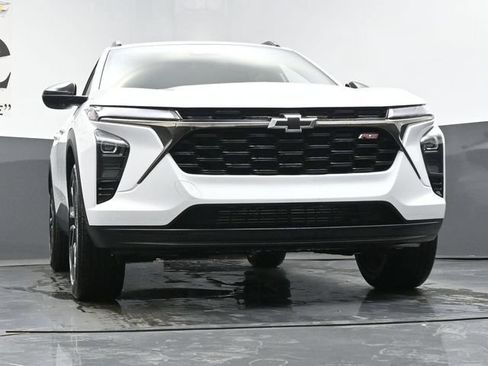 New 2026 Chevrolet Trax RS w/ Sunroof Package FWD image 3