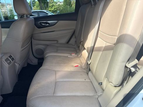 Certified 2016 Nissan Rogue SL w/ SL Premium Package FWD image 6