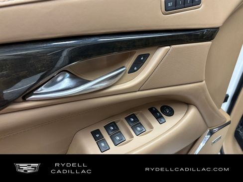Used 2018 Cadillac Escalade Platinum AWD/4WD image 11