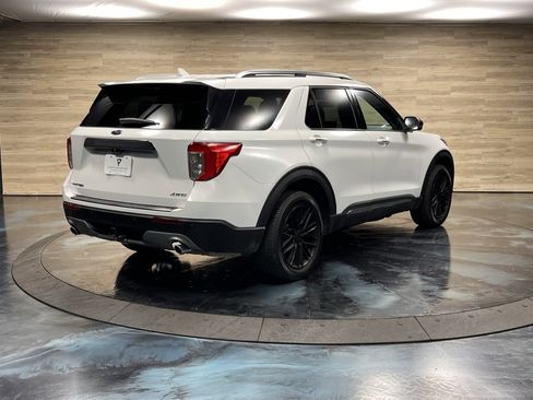 Used 2023 Ford Explorer Limited w/ Limited Technology Package image 16