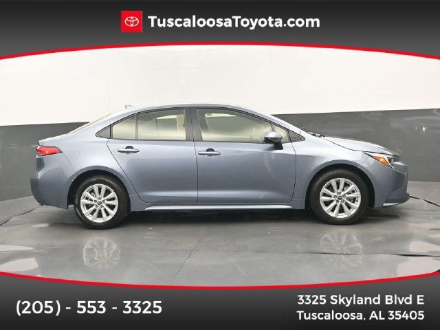 Used 2026 Toyota Corolla LE w/ LE Premium Package FWD image 1