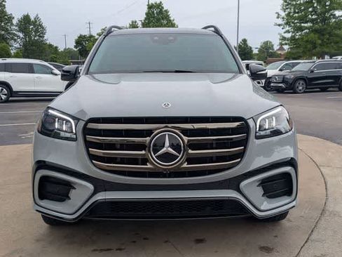 Used 2024 Mercedes-Benz GLS 450 4MATIC image 4