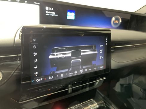 New 2024 Lincoln Nautilus Premier w/ Equipment Group 102A image 22