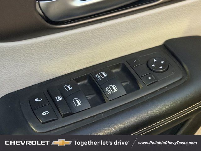 Used 2022 Chrysler Voyager LX FWD image 24