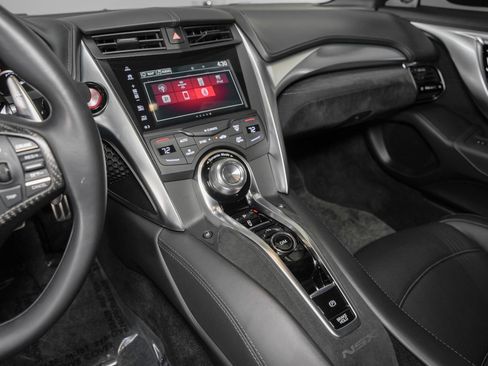 Used 2017 Acura NSX image 41