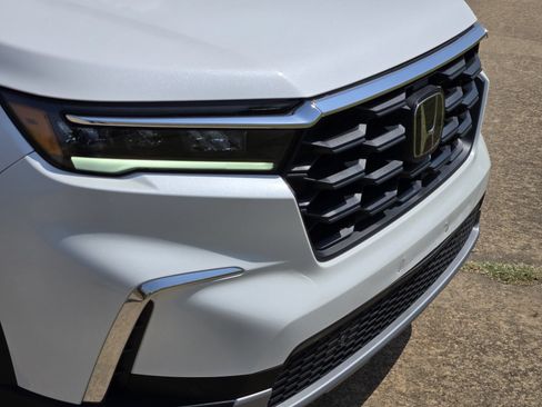 Used 2025 Honda Pilot EX-L image 12