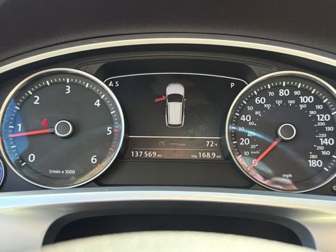 Used 2012 Volkswagen Touareg TDI AWD/4WD image 20