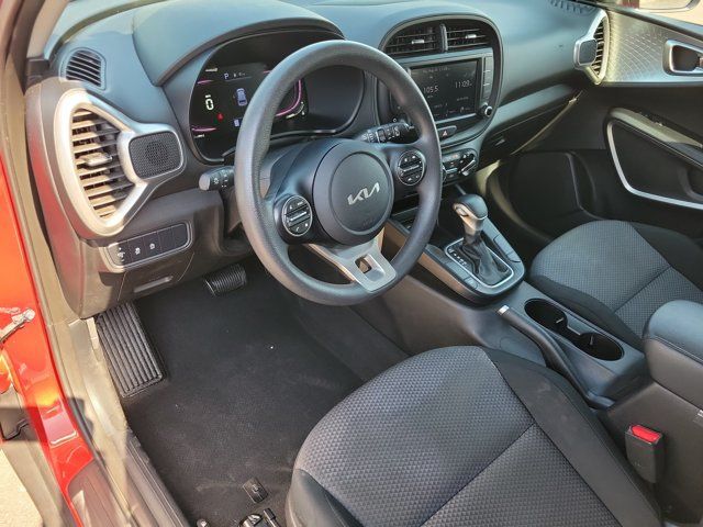 Used 2024 Kia Soul LX FWD image 4