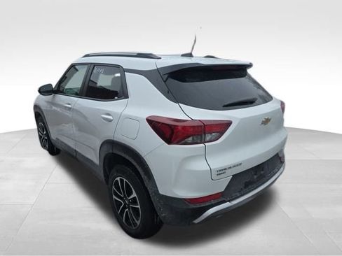 Used 2024 Chevrolet TrailBlazer LT image 3