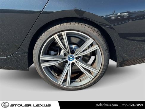 Used 2023 BMW 330e xDrive w/ Convenience Package image 15