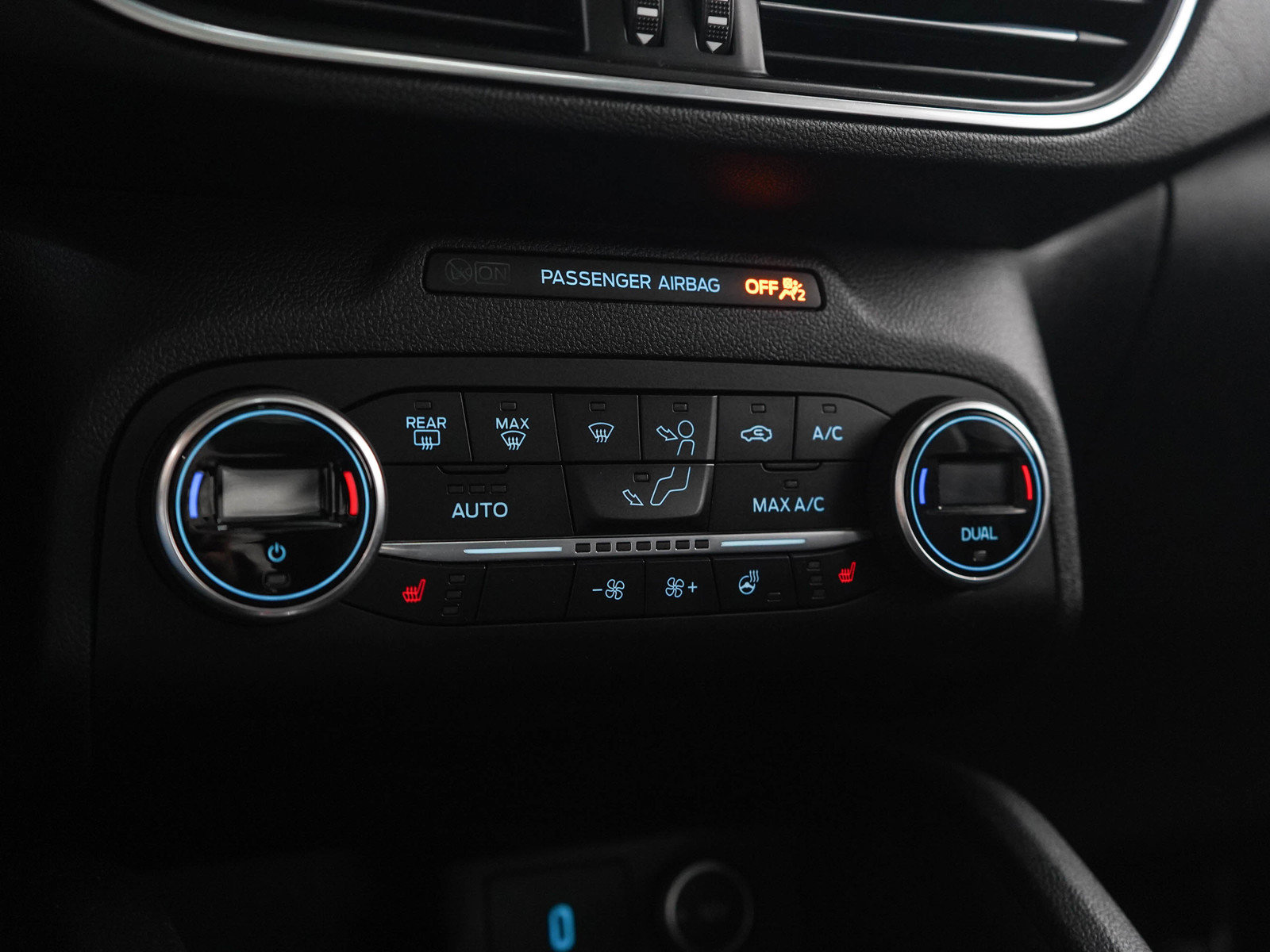 Used 2020 Ford Escape Titanium AWD/4WD image 22