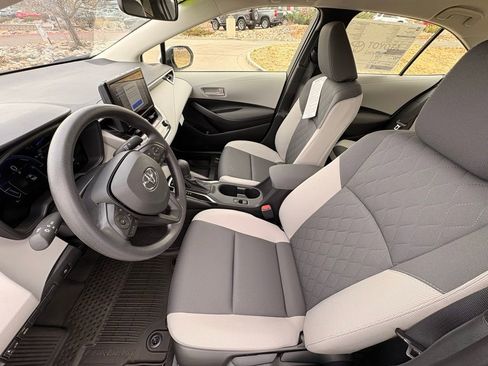 Used 2026 Toyota Corolla LE image 9