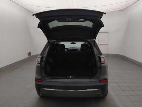 Used 2019 Jeep Cherokee Limited FWD image 29