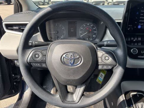 Used 2025 Toyota Corolla LE FWD image 14