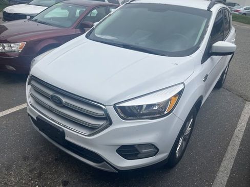 Used 2018 Ford Escape SE FWD image 3